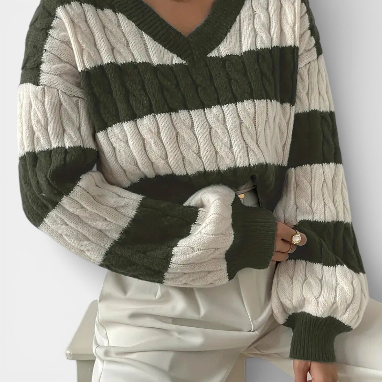 Tereza | Pruhovaný pletený svetr s výstřihem do V